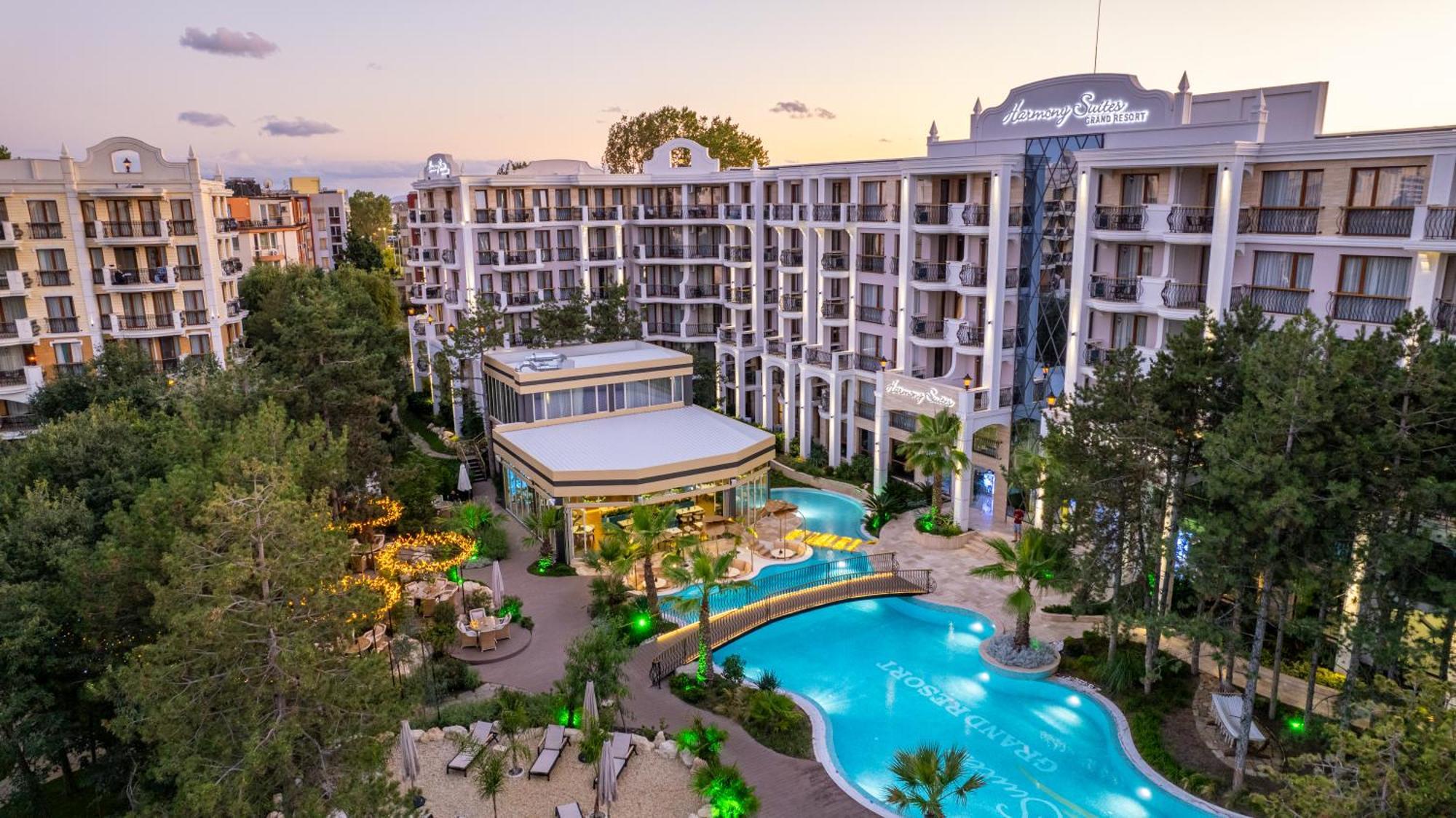 Harmony Suites Grand Resort 阳光海滩 外观 照片