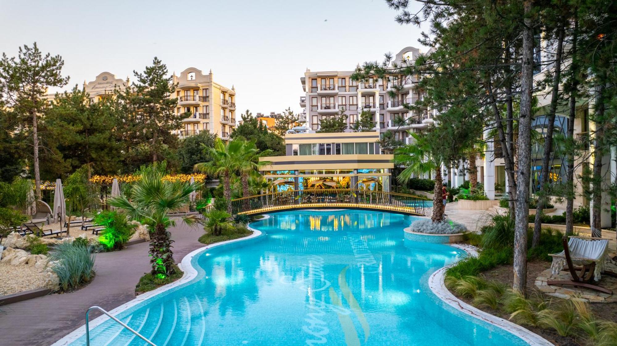 Harmony Suites Grand Resort 阳光海滩 外观 照片