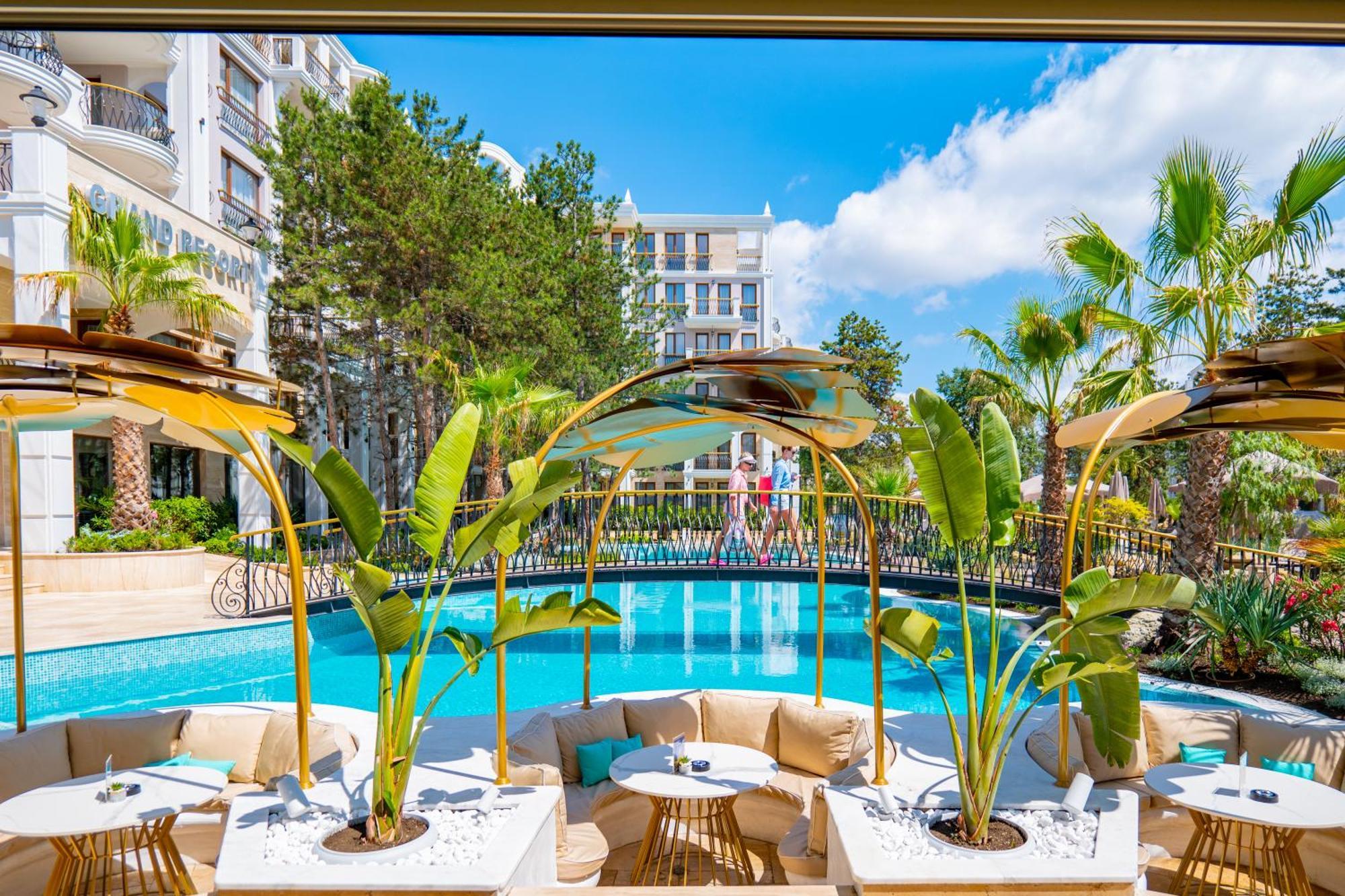 Harmony Suites Grand Resort 阳光海滩 外观 照片